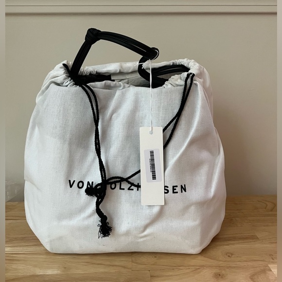 NWT Von Holzhausen Bucket Crossbody, black leather - Picture 3 of 9